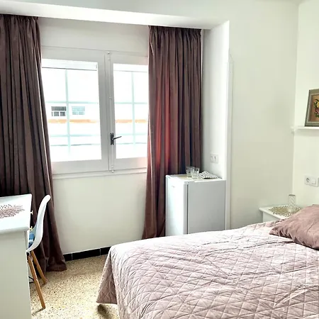 Πανσιόν Escondite Con Terraza Compartida En La Azotea *