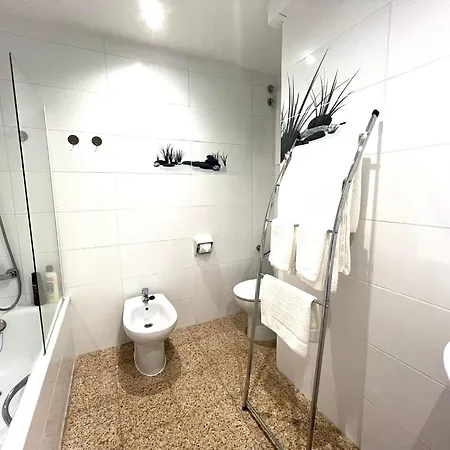 Escondite Con Terraza Compartida En La Azotea